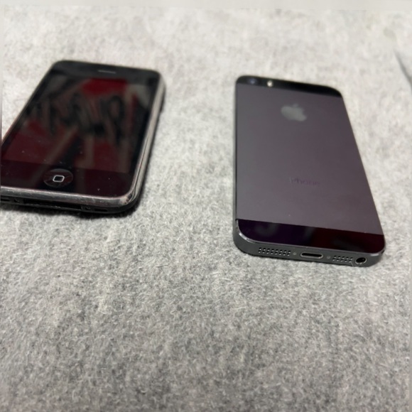 iPhone - Picture 5 of 7